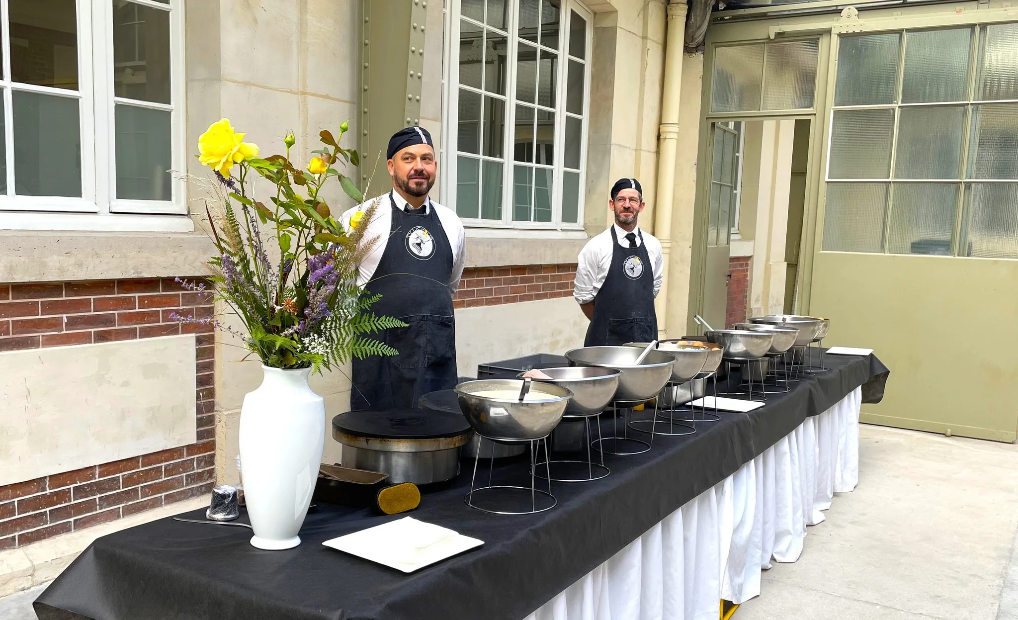 Stand de crêpes bretonnes artisanales Ty Lichous pour événements à Paris et en Île-de-France.