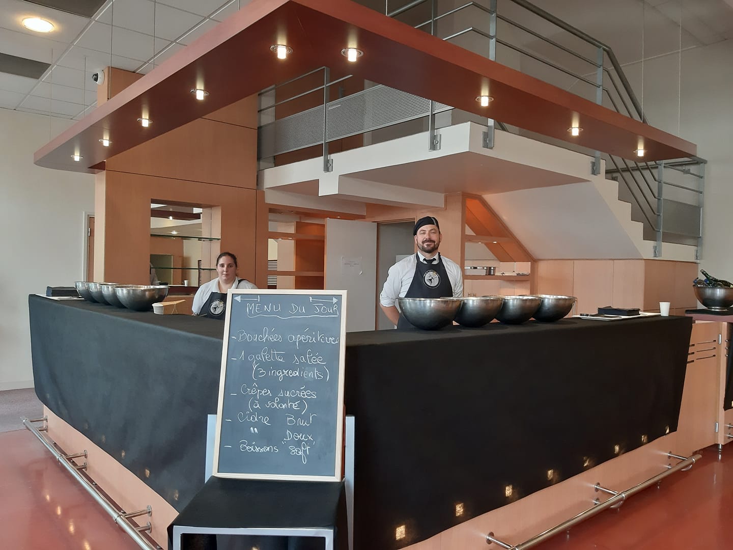 Équipe professionnelle de Ty Lichous, spécialiste des crêpes bretonnes pour vos événements en IDF